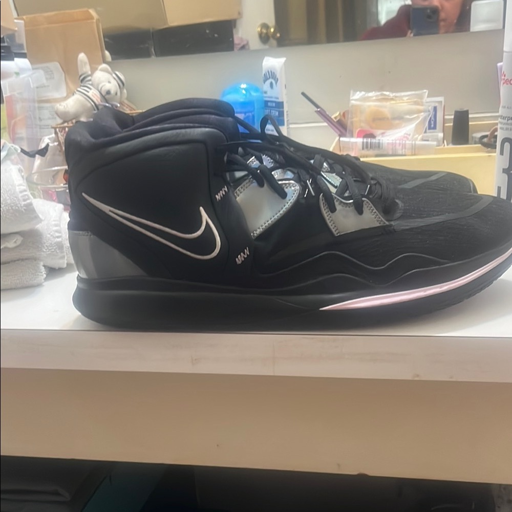 Nike Black Athletic Shoes with Ankle Support and Cushioned Sole size 18 Kyrie